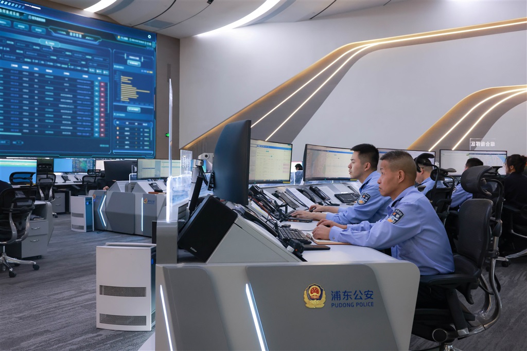 无人机巡航织网，小程序赋能治理 上海打造现代化交通与社区服务新范式